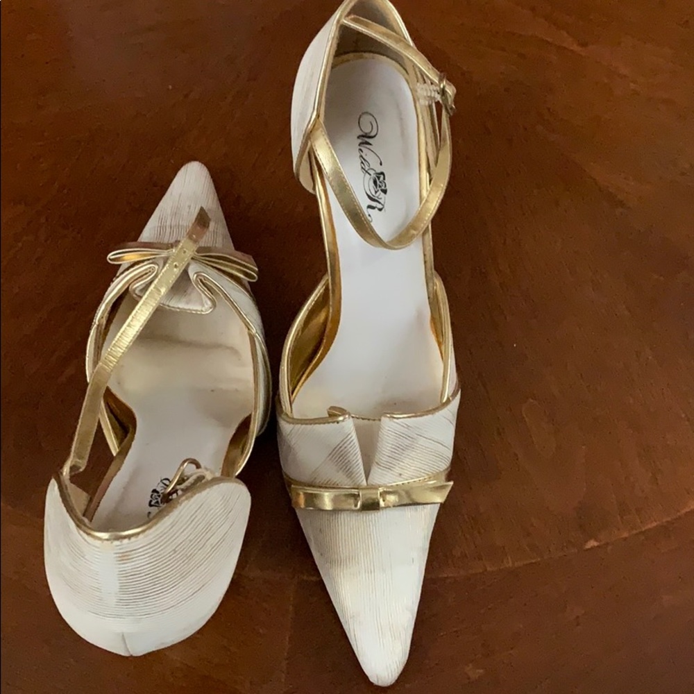 Shoe’s - Picture 2 of 7